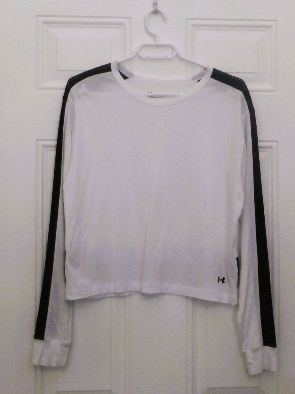 Under Armour Womens White Black Mesh Long Sleeve Shirt - size M
